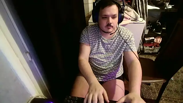 Snapshot of Bebemickey75 chatting on February 23, 2025, 10:31 pm Bebemickey75 online show from February 23, 2025, 10:31 pm