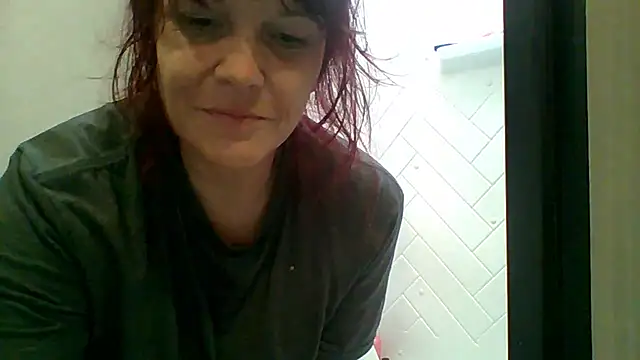 Snapshot of spundarella420 chatting on December 17, 2024, 3:39 pm spundarella420 online show from December 17, 2024, 3:39 pm