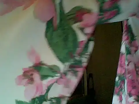 Snapshot of spundarella420 chatting on December 18, 2024, 7:30 pm spundarella420 online show from December 18, 2024, 7:30 pm