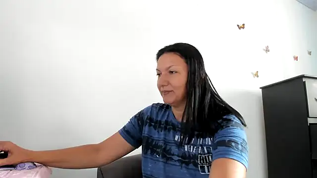 Snapshot of Angelblue_ chatting on January 15, 2025, 2:02 pm Angelblue online show from January 15, 2025, 2:02 pm