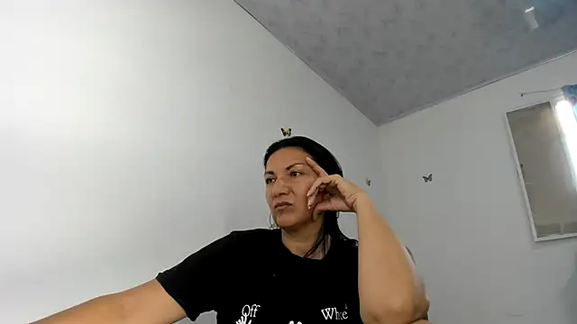 Snapshot of Angelblue_ chatting on January 23, 2025, 9:18 pm Angelblue online show from January 23, 2025, 9:18 pm