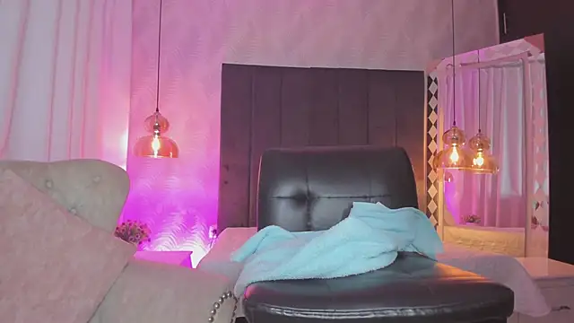 Snapshot of kataliina__ chatting on December 20, 2024, 12:05 pm kataliina online show from December 20, 2024, 12:05 pm