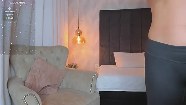 Snapshot of kataliina__ chatting on January 14, 2025, 12:03 pm kataliina online show from January 14, 2025, 12:03 pm