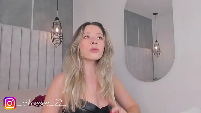 Snapshot of chloe_d chatting on February 3, 2025, 11:09 am chloe d online show from February 3, 2025, 11:09 am
