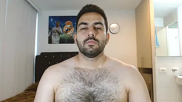 omarmohammedhot2 online show from December 9, 2024, 2:39 pm