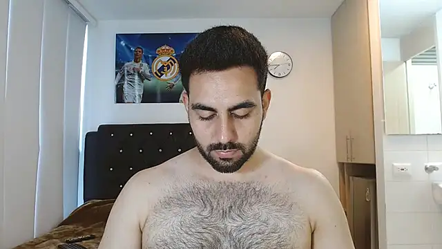 omarmohammedhot2 online show from February 19, 2025, 3:38 pm