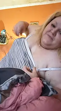 Snapshot of ducicsajsziii chatting on December 3, 2024, 9:33 am ducicsajsziii online show from December 3, 2024, 9:33 am