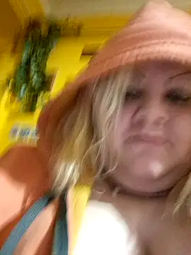 Snapshot of ducicsajsziii chatting on January 28, 2025, 8:15 pm ducicsajsziii online show from January 28, 2025, 8:15 pm