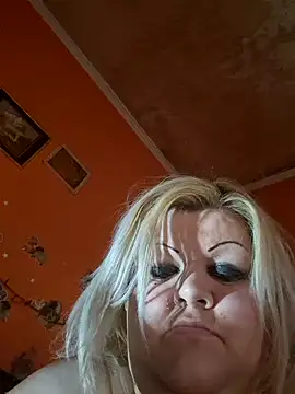 Snapshot of ducicsajsziii chatting on November 12, 2025, 2:06 pm ducicsajsziii online show from November 12, 2025, 2:06 pm