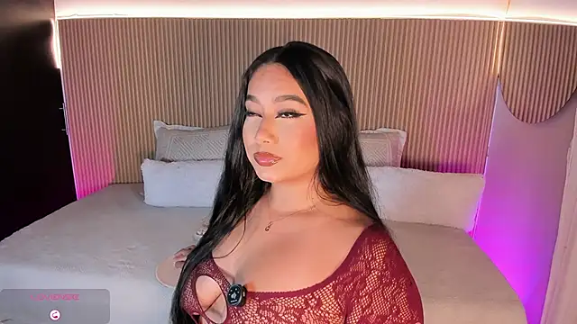 Snapshot of Gaby_Blaze chatting on October 16, 2025, 10:22 pm Gaby Blaze online show from October 16, 2025, 10:22 pm