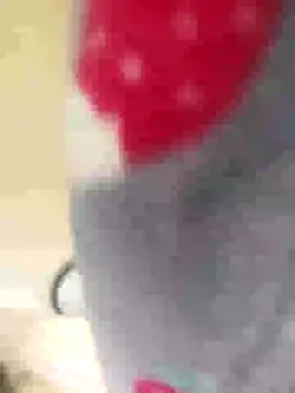 Snapshot of bruna_safadinhaa chatting on January 1, 2025, 10:43 am bruna safadinhaa online show from January 1, 2025, 10:43 am