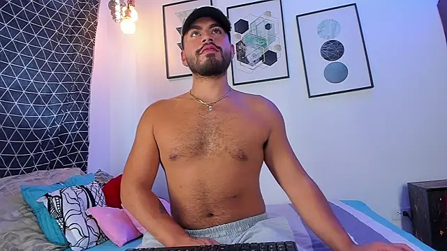 Snapshot of Juan_Castano chatting on March 15, 2025, 6:21 pm Juan Castano online show from March 15, 2025, 6:21 pm