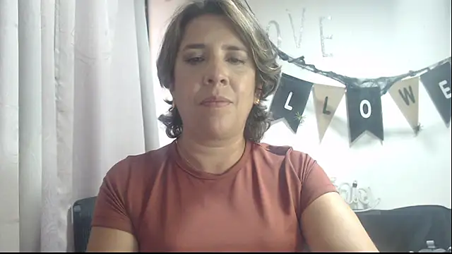 Snapshot of Victoria_meester chatting on October 20, 2025, 7:36 pm Victoria meester online show from October 20, 2025, 7:36 pm