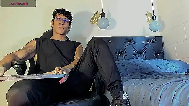 FuckHardlove online show from March 2, 2025, 6:19 pm