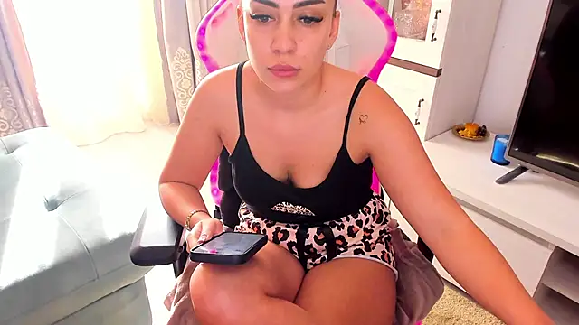 Snapshot of EveEvian chatting on January 29, 2025, 11:20 am EveEvian online show from January 29, 2025, 11:20 am