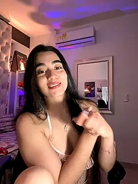 Snapshot of ZarahEvans chatting on September 15, 2025, 7:03 pm ZarahEvans online show from September 15, 2025, 7:03 pm