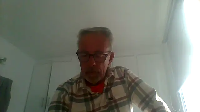 Snapshot of tuggy59 chatting on September 18, 2025, 3:03 pm tuggy59 online show from September 18, 2025, 3:03 pm