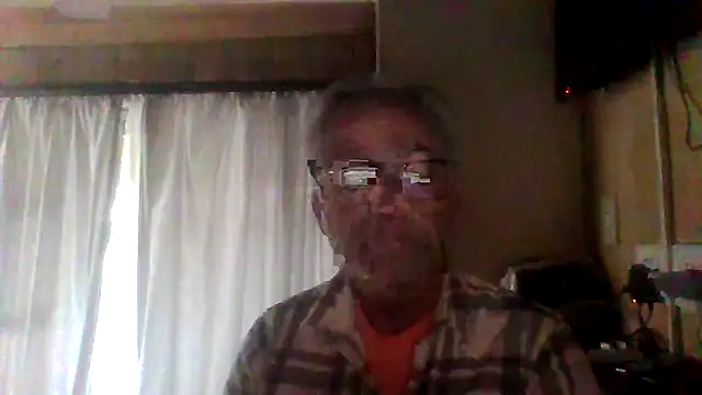 Snapshot of tuggy59 chatting on October 5, 2025, 4:44 am tuggy59 online show from October 5, 2025, 4:44 am