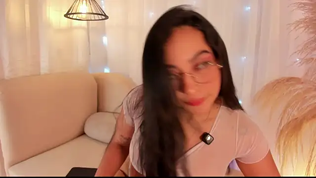 Snapshot of anniesweet02 chatting on September 30, 2025, 10:37 pm anniesweet02 online show from September 30, 2025, 10:37 pm