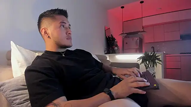 Snapshot of Chriskyle_ chatting on January 25, 2025, 4:02 am Chriskyle online show from January 25, 2025, 4:02 am