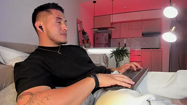 Snapshot of Chriskyle_ chatting on March 3, 2025, 4:03 am Chriskyle online show from March 3, 2025, 4:03 am