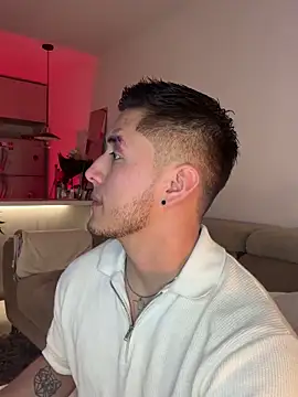 Snapshot of Chriskyle_ chatting on March 12, 2025, 11:12 pm Chriskyle online show from March 12, 2025, 11:12 pm