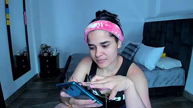 Snapshot of SweetMegan_1 chatting on February 11, 2025, 3:18 am SweetMegan 1 online show from February 11, 2025, 3:18 am