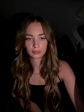 Snapshot of EvieEvans chatting on September 16, 2025, 8:32 pm EvieEvans online show from September 16, 2025, 8:32 pm