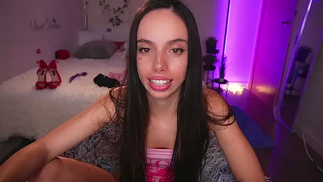 Snapshot of Dayna_Nebula chatting on September 29, 2025, 2:44 pm Dayna Nebula online show from September 29, 2025, 2:44 pm