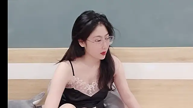 Snapshot of Chuppa_Chup chatting on January 1, 2025, 12:11 am Chuppa Chup online show from January 1, 2025, 12:11 am