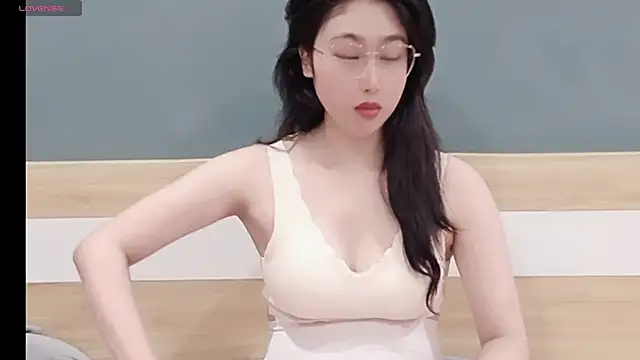 Snapshot of Chuppa_Chup chatting on January 10, 2025, 12:59 am Chuppa Chup online show from January 10, 2025, 12:59 am