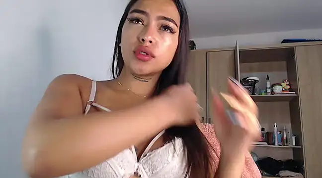 Snapshot of fairylatin222 chatting on January 19, 2025, 9:55 am fairylatin222 online show from January 19, 2025, 9:55 am