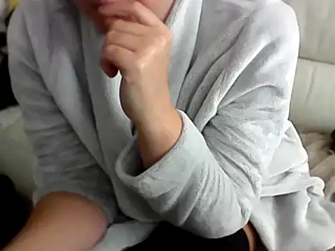 Snapshot of DragoneSFR chatting on January 24, 2025, 10:53 am DragoneSFR online show from January 24, 2025, 10:53 am