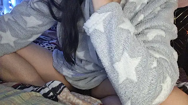 Snapshot of Cyndee_Winter chatting on December 9, 2024, 2:39 pm Cyndee Winter online show from December 9, 2024, 2:39 pm