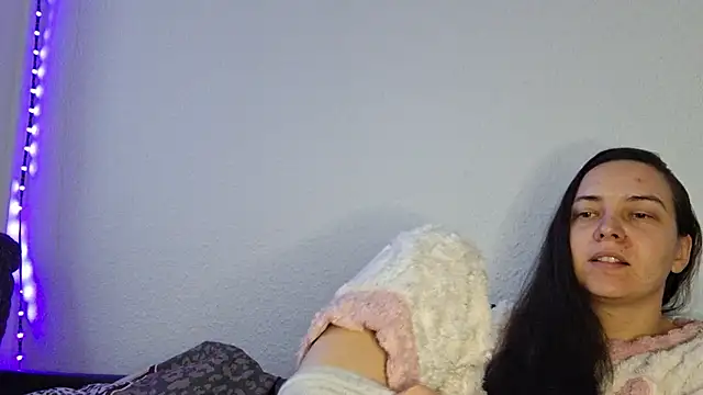 Snapshot of Cyndee_Winter chatting on December 21, 2024, 1:32 pm Cyndee Winter online show from December 21, 2024, 1:32 pm