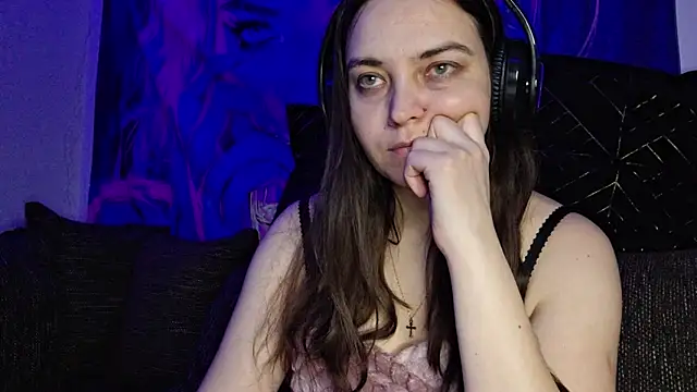 Snapshot of Cyndee_Winter chatting on February 26, 2025, 6:43 pm Cyndee Winter online show from February 26, 2025, 6:43 pm