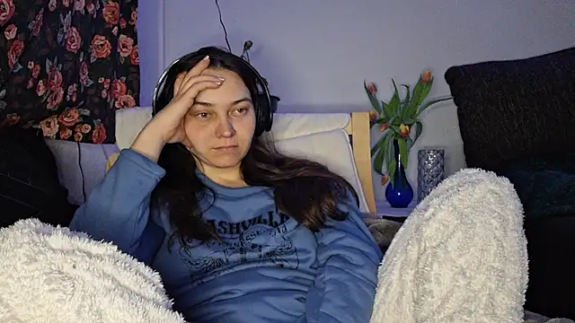 Snapshot of Cyndee_Winter chatting on March 19, 2025, 6:23 pm Cyndee Winter online show from March 19, 2025, 6:23 pm