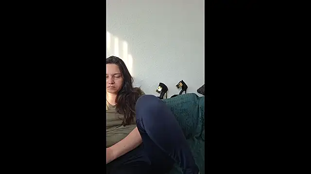 Snapshot of Cyndee_Winter chatting on September 9, 2025, 4:06 pm Cyndee Winter online show from September 9, 2025, 4:06 pm