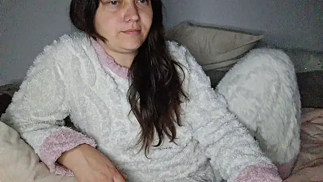 Snapshot of Cyndee_Winter chatting on September 28, 2025, 7:52 pm Cyndee Winter online show from September 28, 2025, 7:52 pm