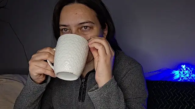 Snapshot of Cyndee_Winter chatting on October 6, 2025, 4:48 pm Cyndee Winter online show from October 6, 2025, 4:48 pm