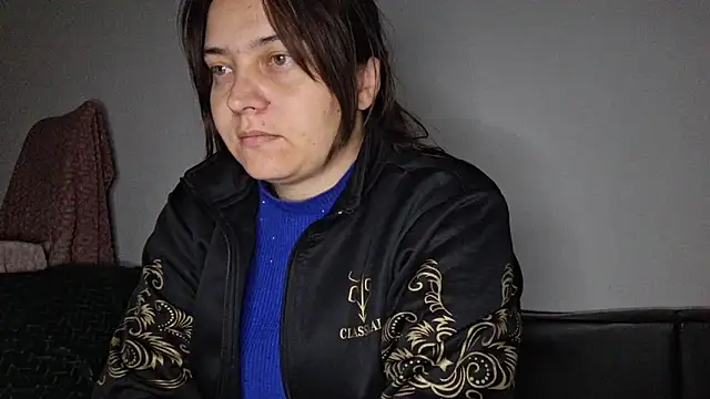 Snapshot of Cyndee_Winter chatting on October 17, 2025, 5:04 pm Cyndee Winter online show from October 17, 2025, 5:04 pm