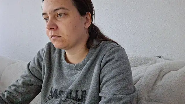 Snapshot of Cyndee_Winter chatting on October 25, 2025, 2:24 pm Cyndee Winter online show from October 25, 2025, 2:24 pm