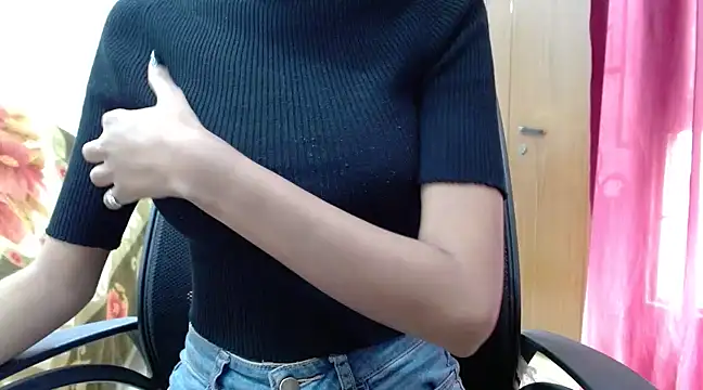 Snapshot of sexy_ishu chatting on February 18, 2025, 8:49 am sexy ishu online show from February 18, 2025, 8:49 am