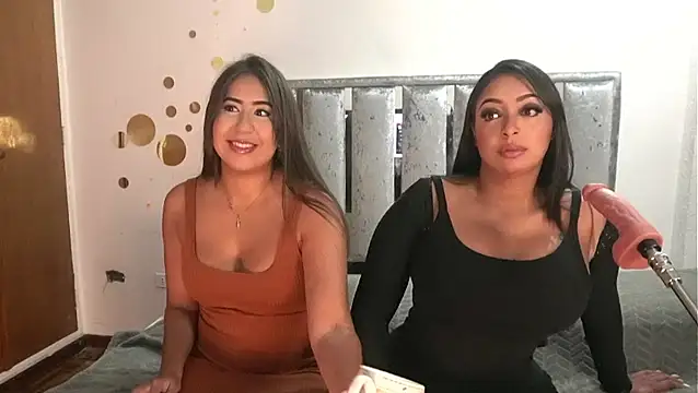 Snapshot of charlottelover21 chatting on January 25, 2025, 12:06 am charlottelover21 online show from January 25, 2025, 12:06 am