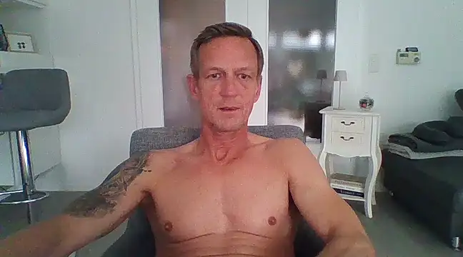 Snapshot of dirks71 chatting on February 22, 2025, 11:35 am dirks71 online show from February 22, 2025, 11:35 am