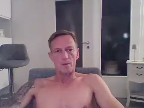 Snapshot of dirks71 chatting on March 11, 2025, 6:30 pm dirks71 online show from March 11, 2025, 6:30 pm