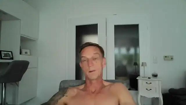 Snapshot of dirks71 chatting on September 19, 2025, 5:13 pm dirks71 online show from September 19, 2025, 5:13 pm