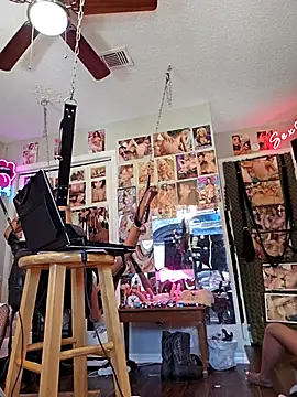 Snapshot of luvs2cumm69 chatting on February 20, 2025, 5:18 pm luvs2cumm69 online show from February 20, 2025, 5:18 pm