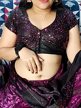 Traditional Housewife  online show from September 29, 2025, 1:11 am