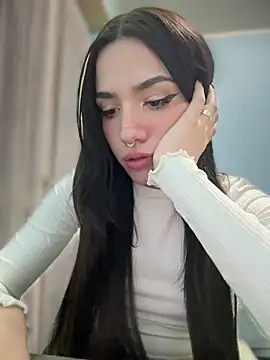 Snapshot of ShannonShanny chatting on January 22, 2025, 9:32 pm ShannonShanny online show from January 22, 2025, 9:32 pm